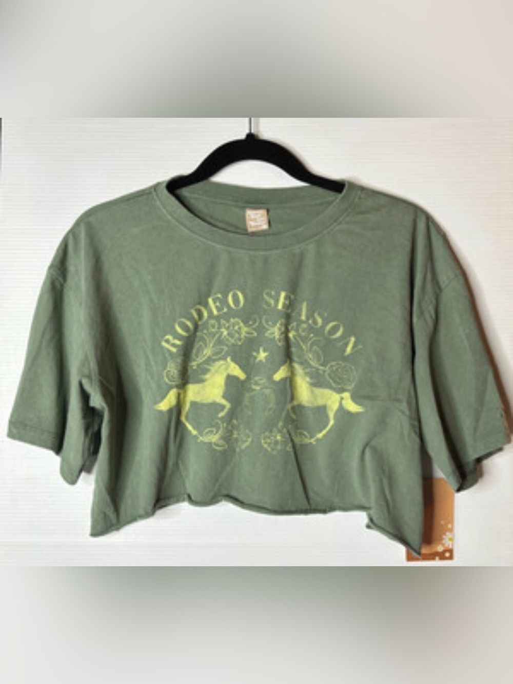 Messy bun just chilling rodeo season crop large western boho casual tshirt nwt
